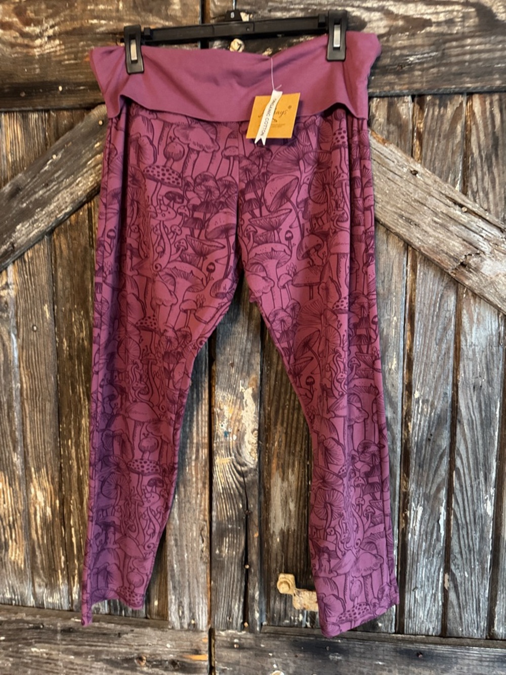 Lakhays Berry Fold-Over Waist Leggings with Mushroom Sketch Print M/L